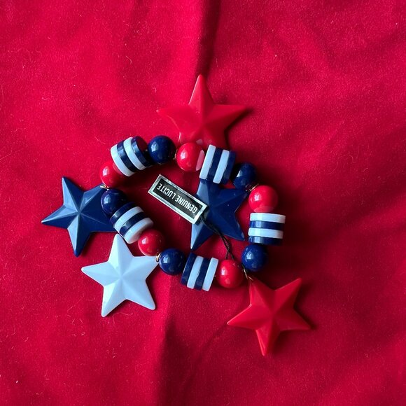 Park Lane Jewelry - Park Lane Jewelry Stars and Stripes Bracelet NEW! Hand cut lucite patriotic